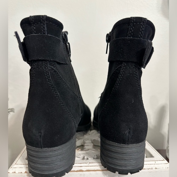 Clarks suede bootie - Picture 6 of 6